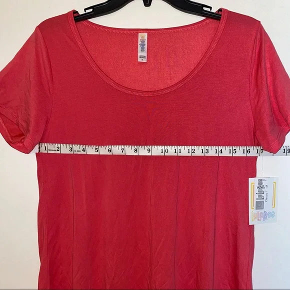 Lularoe Classic T Size: Medium High Low Short Sleeve T-Shirt (NEW WITH TAGS) - Picture 4 of 8